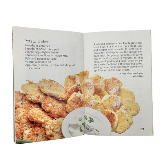 Primitives by Kathy Set of Dish Towels Holiday Recipes Star Cookie Cutter NWT - Picture 12 of 16